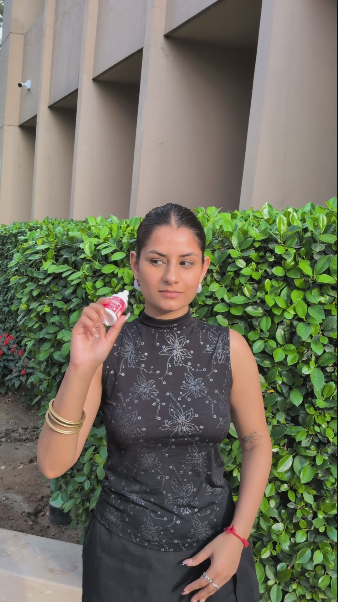 Load video: Everyday Glow Serum - 10% Stable Vitamin C, 30ml